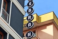 อื่นๆ ZEBRA OTEL BUCA