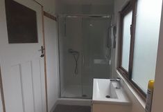 Others 4 Pet Friendly - 4 Guests - 13 min to the Beach