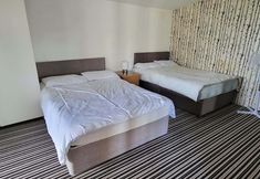 Others 2 Pet Friendly - 4 Guests - 13 min to the Beach