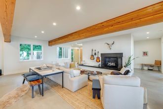 Others 4 Stunning Semiahmoo Bay Views: Spacious PNW Home