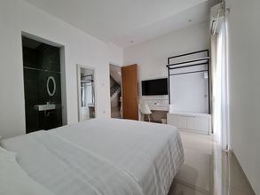 기타 4 Roemah Audy