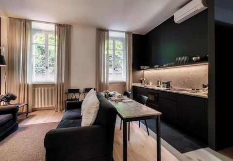 Others Shadows of Love