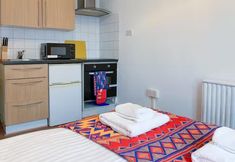 Lain-lain 2 Glastonbury Hill Escape