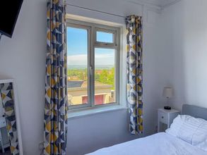 Lain-lain 4 Glastonbury Hill Escape