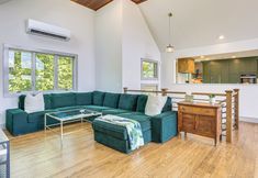 其他 3 Walk to Bethel Woods: Family Home w/ Deck & Views!