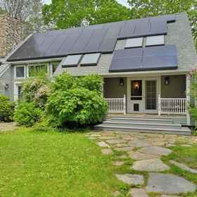 Primary image120-acre Hamptons Nature Escape w/ Hot Tub & Pool,美好家园博物馆飯店