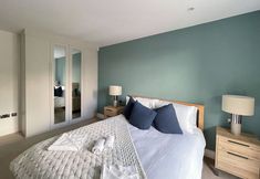 Others 2 Luxury 2 Bedroom Apt with Parking