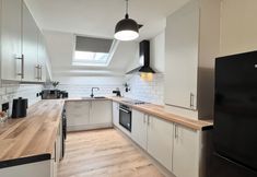 Others 5 2 Bedroom Queen Street