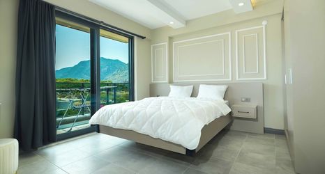 Others 2 Damira Apart