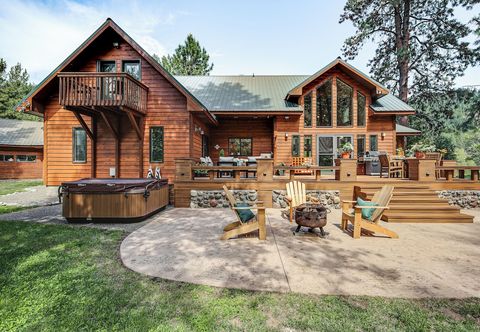 อื่นๆ Luxury Cabin on Naches River, Near Mount Rainier!