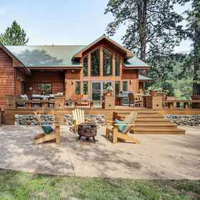 Primary image 1 Luxury Cabin on Naches River, Near Mount Rainier!, Washington Hotels