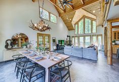 อื่นๆ 7 Luxury Cabin on Naches River, Near Mount Rainier!