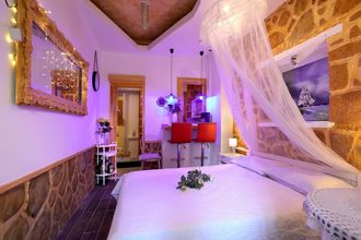 Others 4 Alley Studio 1 by Frangki