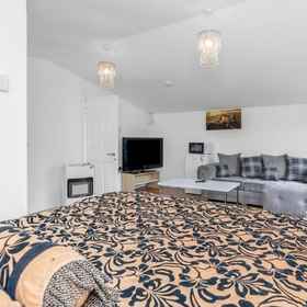 Primary image 1 Room-charming Edinburgh Keyworks Contr, Edinburgh Butterfly & Insect World Hotels