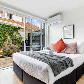 Primary image 1 Relaxing 1BR Hideaway in Herne Bay I Zodiak Stays, Hotel Takapuna Golf Course and Driving Range