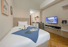 Others 7 Relaxing Studio Apartment At Transpark Juanda Bekasi Timur