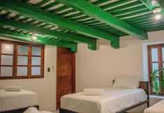 Others 5 Hostal 66