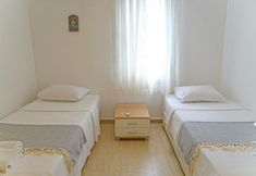 Others 3 Mona Apart with Sea Platform