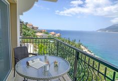 Others 6 Mona Apart with Sea Platform