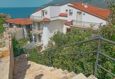 Others 2 Mona Apart with Sea Platform