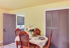 Lain-lain 7 2 Mi to Dtwn Tacoma: Charming Home w/ Deck & Yard!