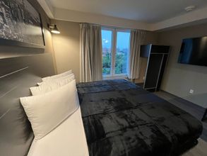 Others 4 LIV Hotel Bronx