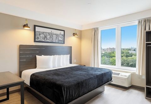 Others LIV Hotel Bronx