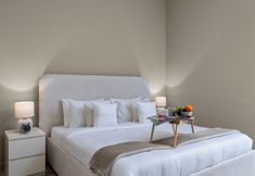 Others 5 Maison Privee - Modern Hideaway w/ Canal Views on Yas Island