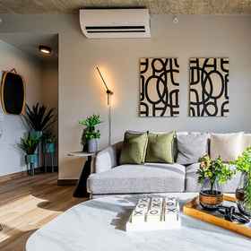 Room 1 w Elegant 2BR Apartment in the Heart of Centriqo, Corregimiento Pueblo Nuevo Hotels