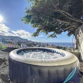 Room 1 Villa Santa Luzia 2 by Atlantic Holiday, São Gonçalo Hotels