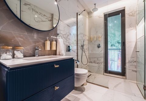 Others 2-Bedroom Beachfront Flat with Hotel Amenities