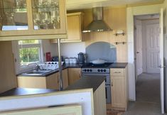 Others 6 Coastal Chalet in Tudweiliog, Pwllheli