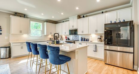 Others 2 11 Mi to Dtwn: Luxe Atlanta Retreat w/ Deck & Yard