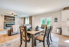 Others 2 11 Mi to Dtwn: Luxe Atlanta Retreat w/ Deck & Yard