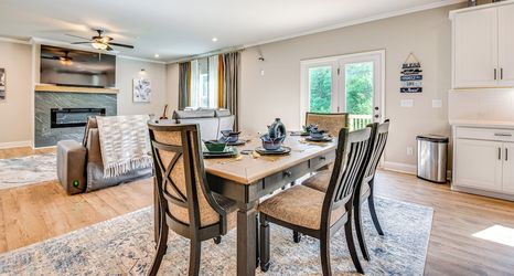 Others 2 11 Mi to Dtwn: Luxe Atlanta Retreat w/ Deck & Yard