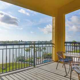 Primary image 1 Treasure Island Condo w/ Bay-view Balcony!, Khách sạn Pinellas County