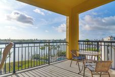 其他 Treasure Island Condo w/ Bay-view Balcony!
