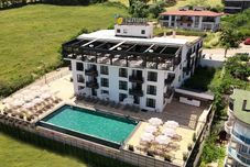 Others Lemon Suites & Restaurant