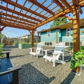 Primary image 1 3 Mi to Dtwn: Family Home w/ Garden in Yakima, Khách sạn Washington