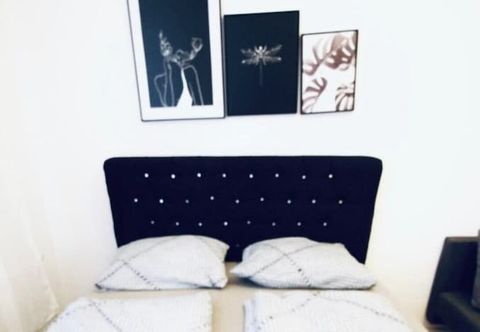 Others Cozy 3BR Apartment  Near Augarten Park