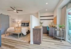 Others 3 La Costa Comfort - Resort-style Living for 2