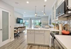 Others 5 La Costa Comfort - Resort-style Living for 2