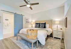 Others 2 La Costa Comfort - Resort-style Living for 2