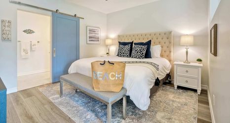 Others 2 La Costa Comfort - Resort-style Living for 2