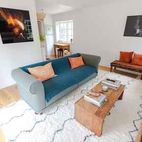 Primary image 1 Beautiful 3Bd Thatched Stone Cottage Kettering, Hotel Northamptonshire