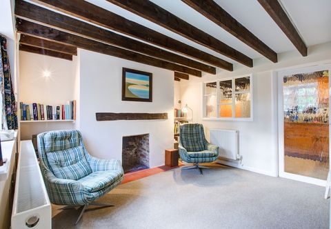 Others Charming Hilltop Cottage With Panoramic Views