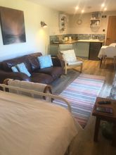 Lainnya 4 2 Guests - Garden Retreat With Balcony Views