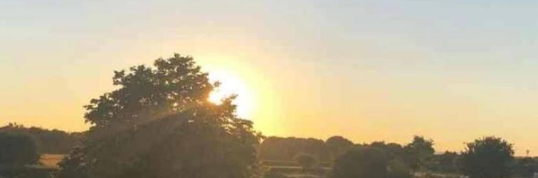 Others 2 Guests - Garden Retreat With Balcony Views