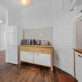 Room 1 The Bloomsbury Deux by Frankie Says, Khách sạn Travel Lord