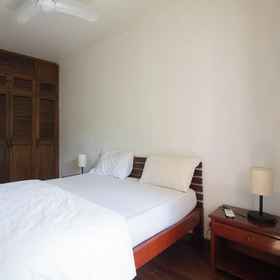 Room 1 巴萨克花园, 36 St 388 酒店